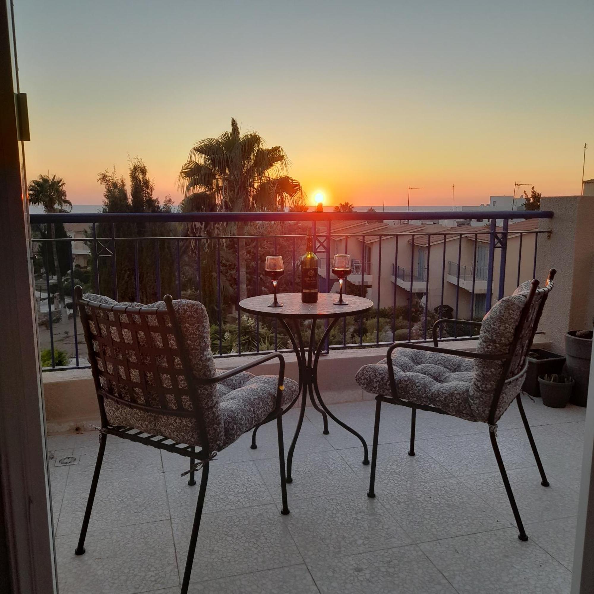 Modern Sea View Apartment Regina Gardens Paphos Extérieur photo